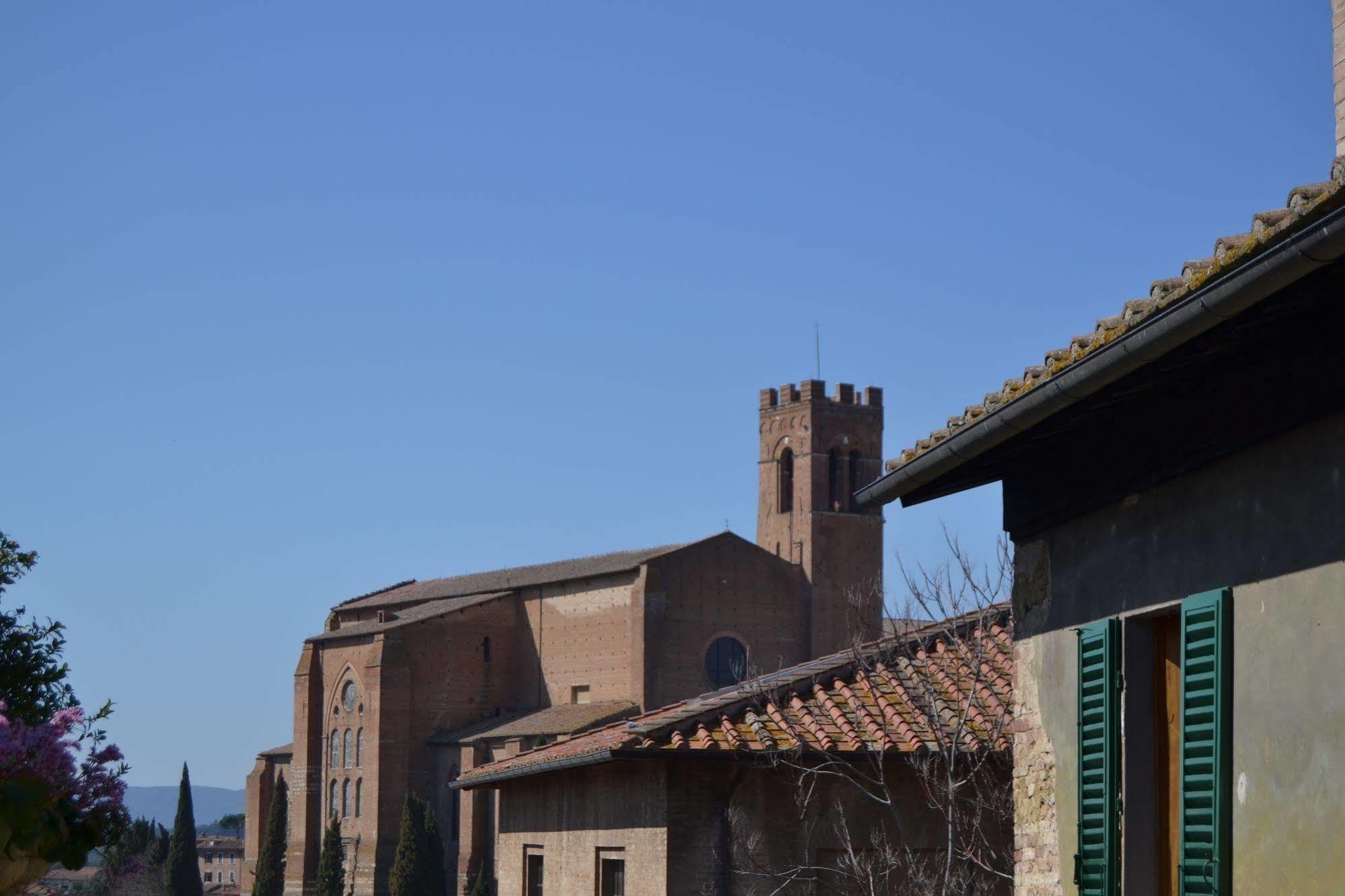 La Casa Di Antonella Hotel Siena Exterior photo